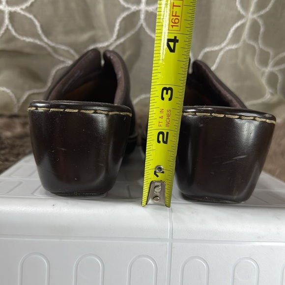 (Z2) Born brown leather mule clogs - Size 7 women - Picture 7 of 15